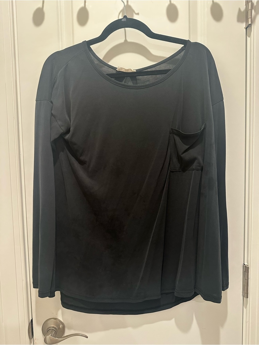 ILLA ILLA Black Long Sleeve Pocket Tee